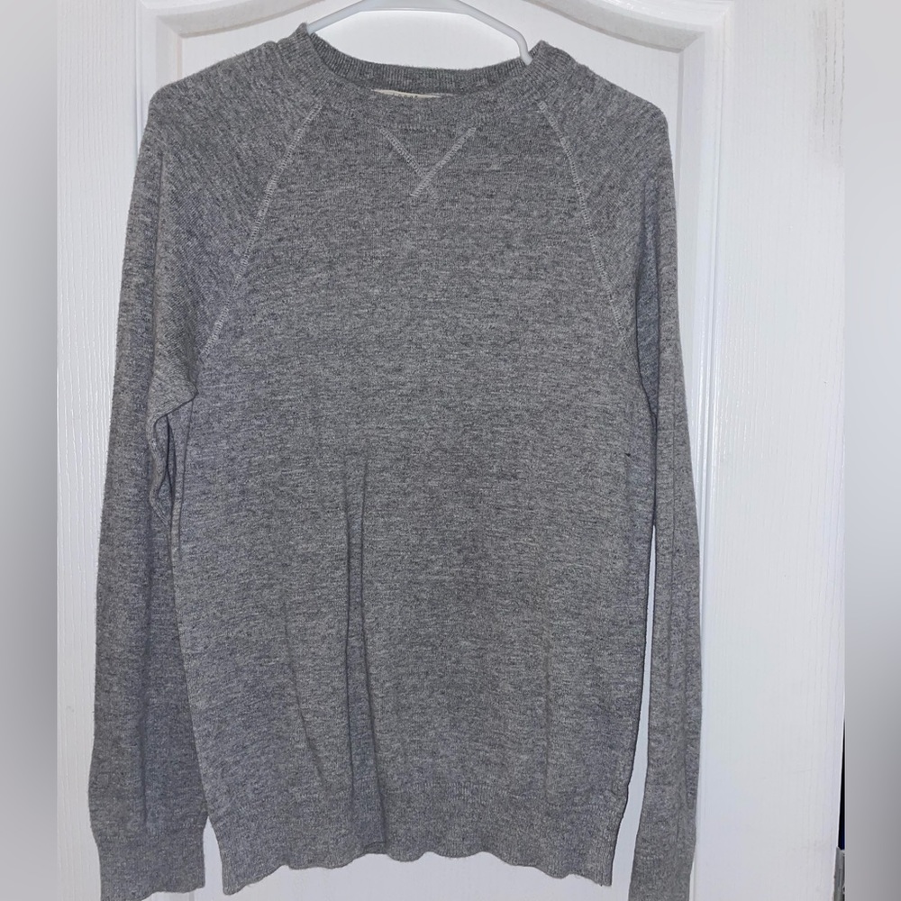 Women’s Grey Crewneck sweater Brand: H&M Color: Grey Size: Small